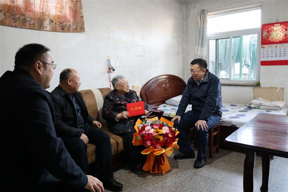 殷殷關(guān)懷 情暖新春！ 濟南產(chǎn)發(fā)集團走訪慰問離退休老干部