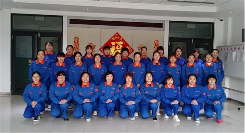 巾幗綻芳華！金鐘科技集團精密儀器車間應變計班：精密儀器生產(chǎn)線上的“解題人”